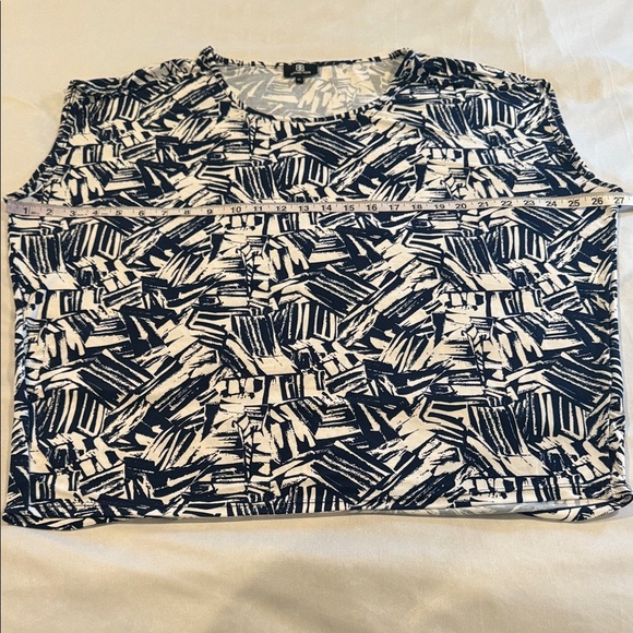 BB Collection abstract Navy Blue and White Women's Top Size L - Picture 8 of 9